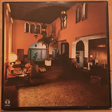 Cargar imagen en el visor de la galería, EAGLES - HOTEL CALIFORNIA (VINILO DE ÉPOCA)
